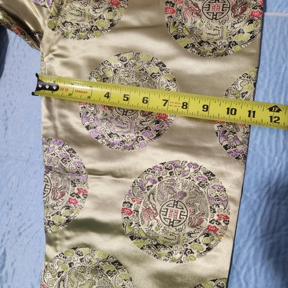 Tradiotional ChineseKids Cream and Red Set Size 15. - Picture 14 of 15